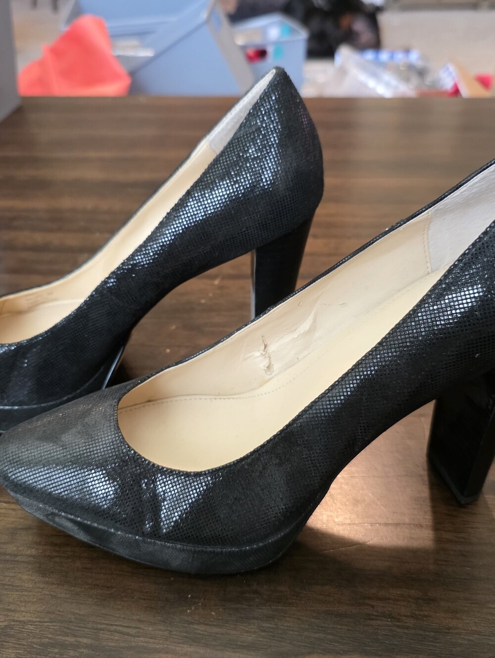 Calvin Klein Malissa Style Black Textured High Heel Pumps 8M Excellent Condition